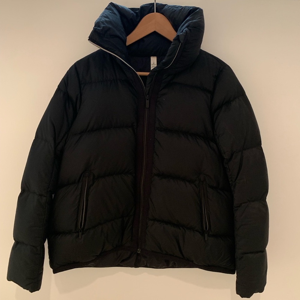 lululemon puffer in black